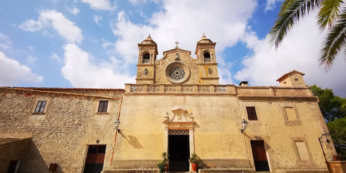 ermita-puig-de-Bonany-mallorca.webp
