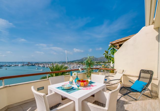 Ferienwohnung in Alcudia - Apartment Blue Attic Beach Meerblick Alcudia 