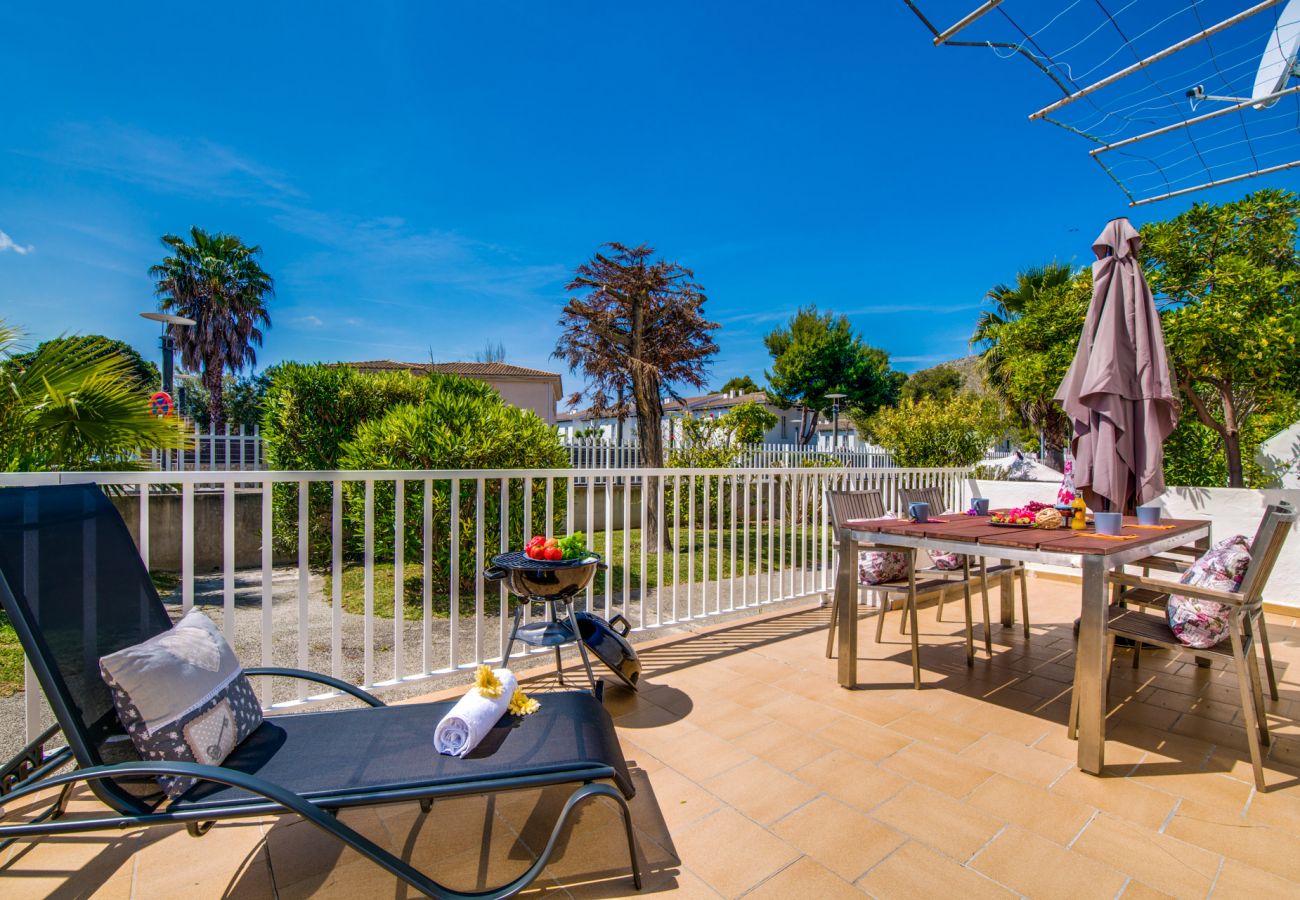 Erdgeschosswohnung mit Terrasse in Puerto de Alcudia. 