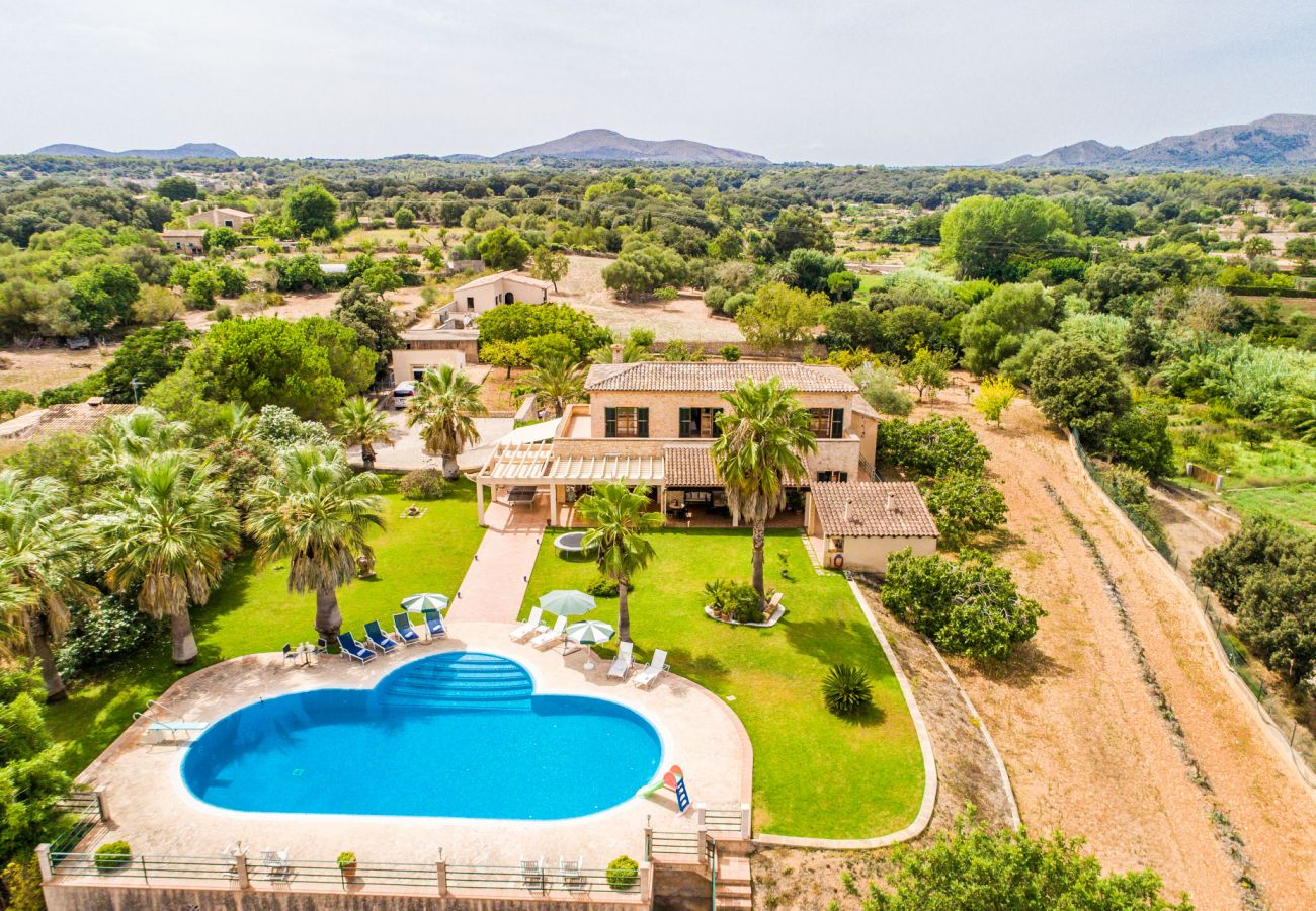 Finca in Arta - Ländliches Anwesen in Mallorca Els mitjans mit Pool.