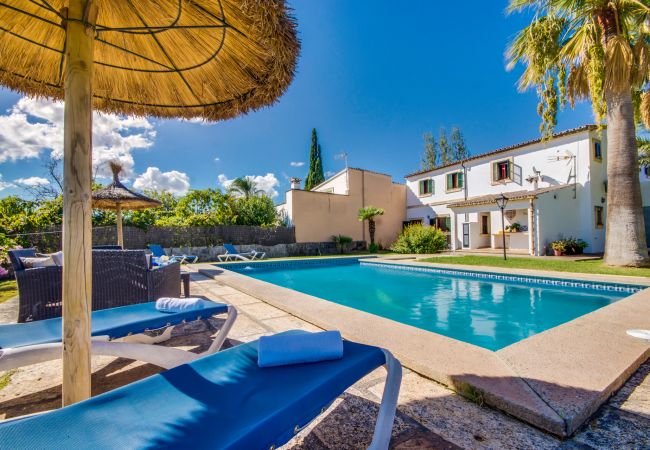 Grosse Finca mit Pool Can Barrio in Pollensa