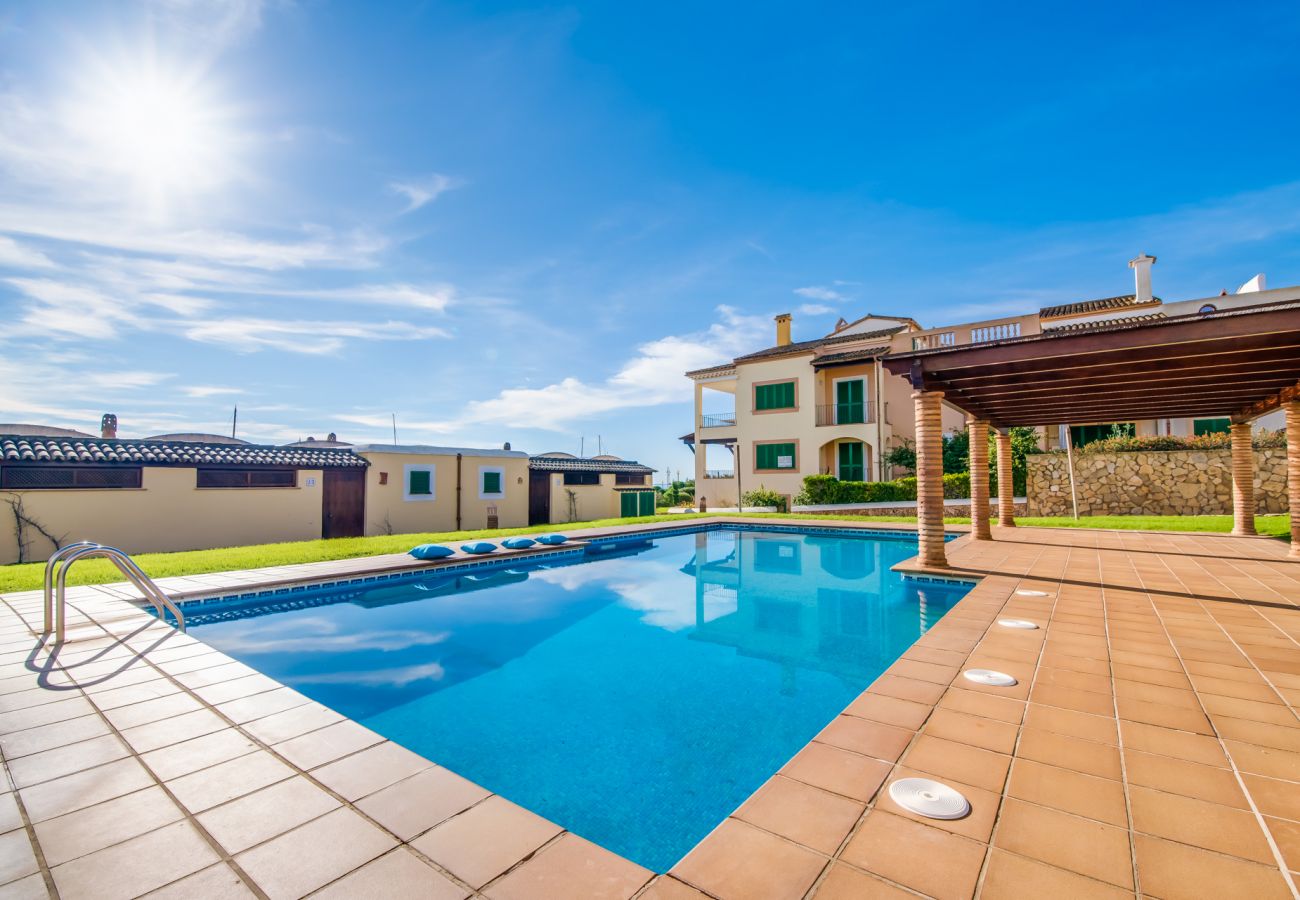 Ferienwohnung in Sa Rapita - Apartment Blau Mari  mit Pool auf Mallorca