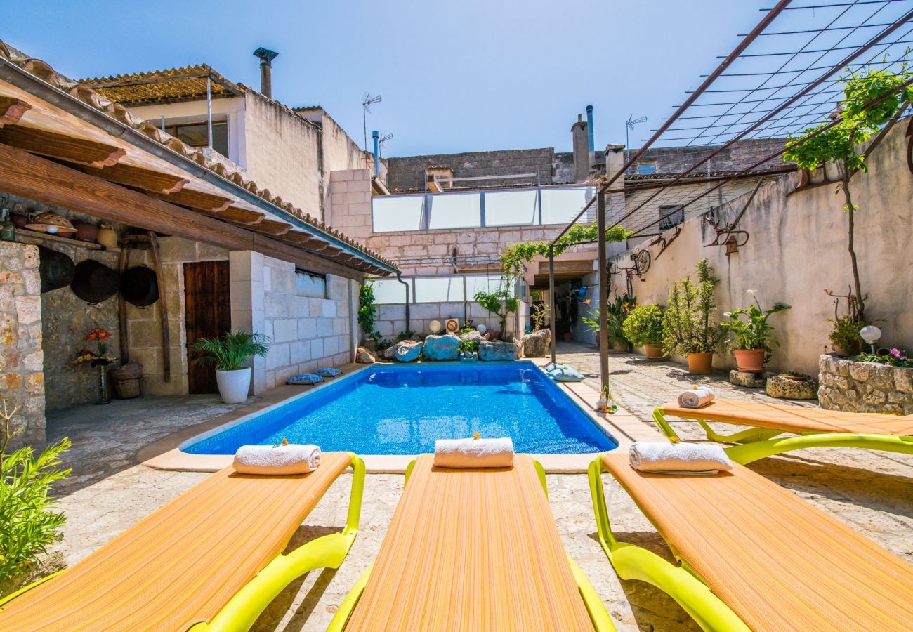 Ferienhaus in Sa Pobla - Rustikales Haus Cal Tio mit Pool auf Mallorca