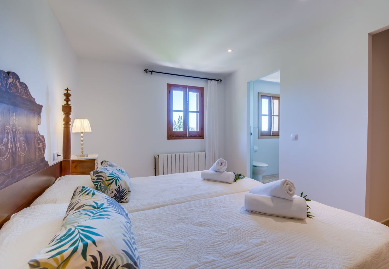 Finca in Muro - ☼ Privat gelegene Finca 8 km vom Strand entfernt