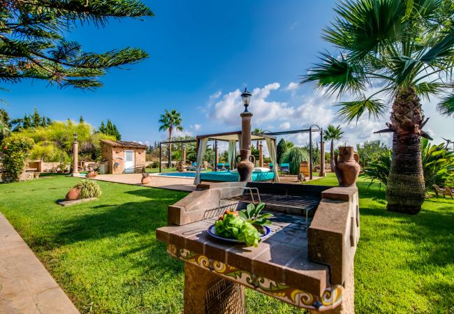 Haus mit Grill und Pool auf Mallorca