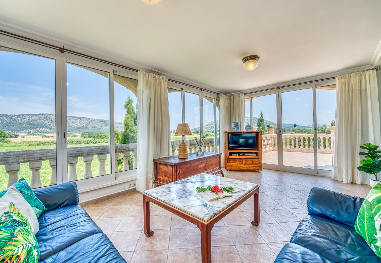 Ländliche Finca mit Bergblick auf Mallorca mit Pool