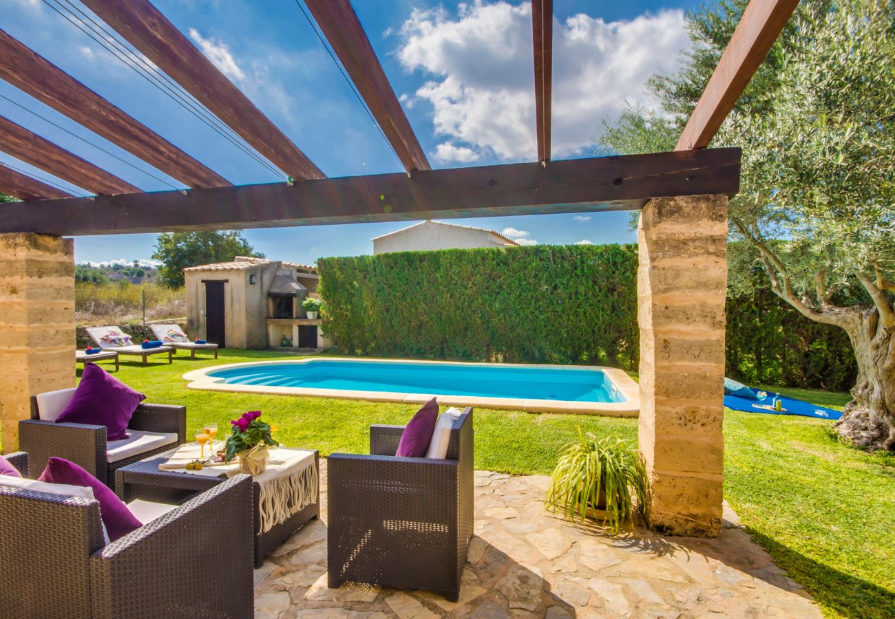 Finca in Petra - Ländliche Finca Es Puput mit Pool auf Mallorca