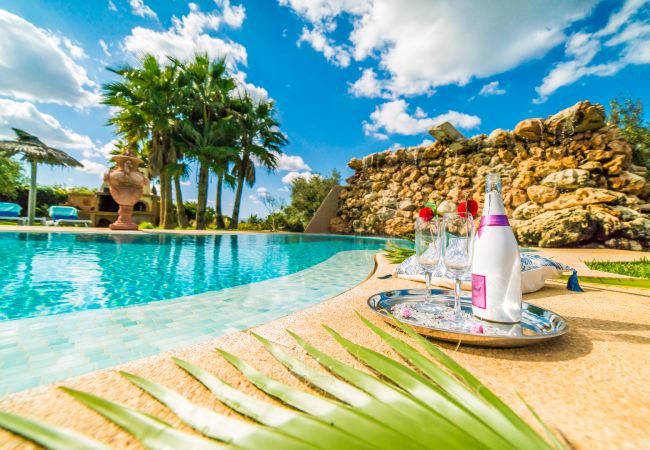 Rustikale Finca mit Pool und Grill auf Mallorca
