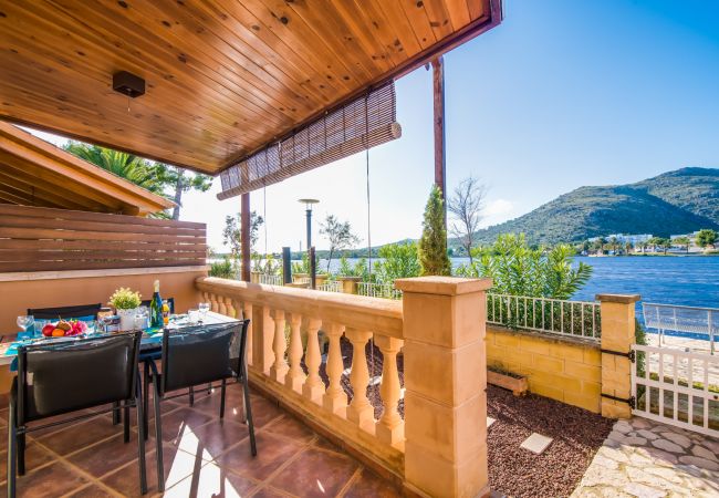 Ferienhaus mit Grill und Bergblick in Alcudia