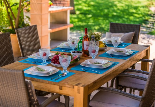 Finca in Capdepera - Ländliche Finca mit grossem Pool Mamici Mallorca Finca in Capdepera - Ländliche Finca mit grossem Pool Mamici Mallorca