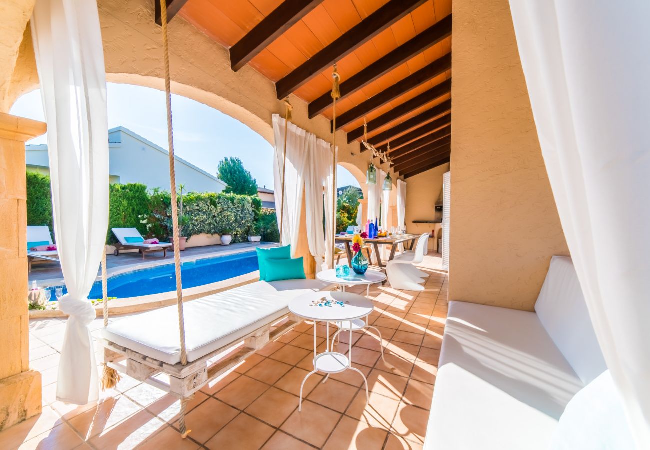 Ferienhaus mit Pool auf Mallorca in Meeresnähe