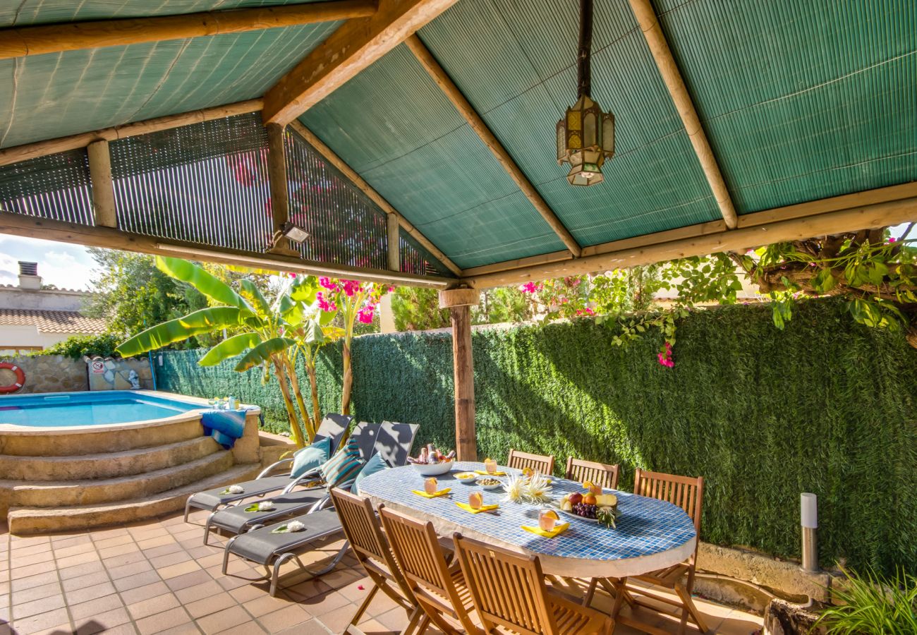 Haus mit privatem Pool in der Nähe des Strandes von Puerto Alcudia. 