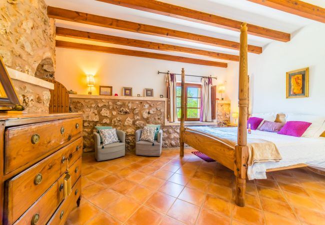 Ferienhaus in Sa Pobla - Rustikale Finca auf Mallorca Can Colis mit Pool