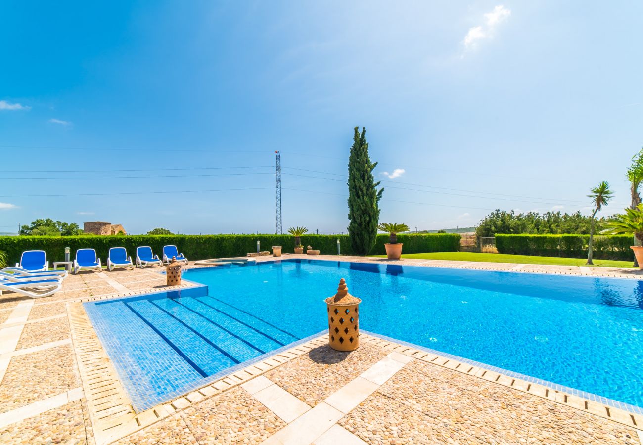 Ferienhaus in Sa Pobla - Rustikale Finca auf Mallorca Can Colis mit Pool