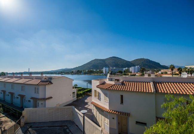 Strandurlaub in einem Haus mit Blick auf die Berge von Alcudia