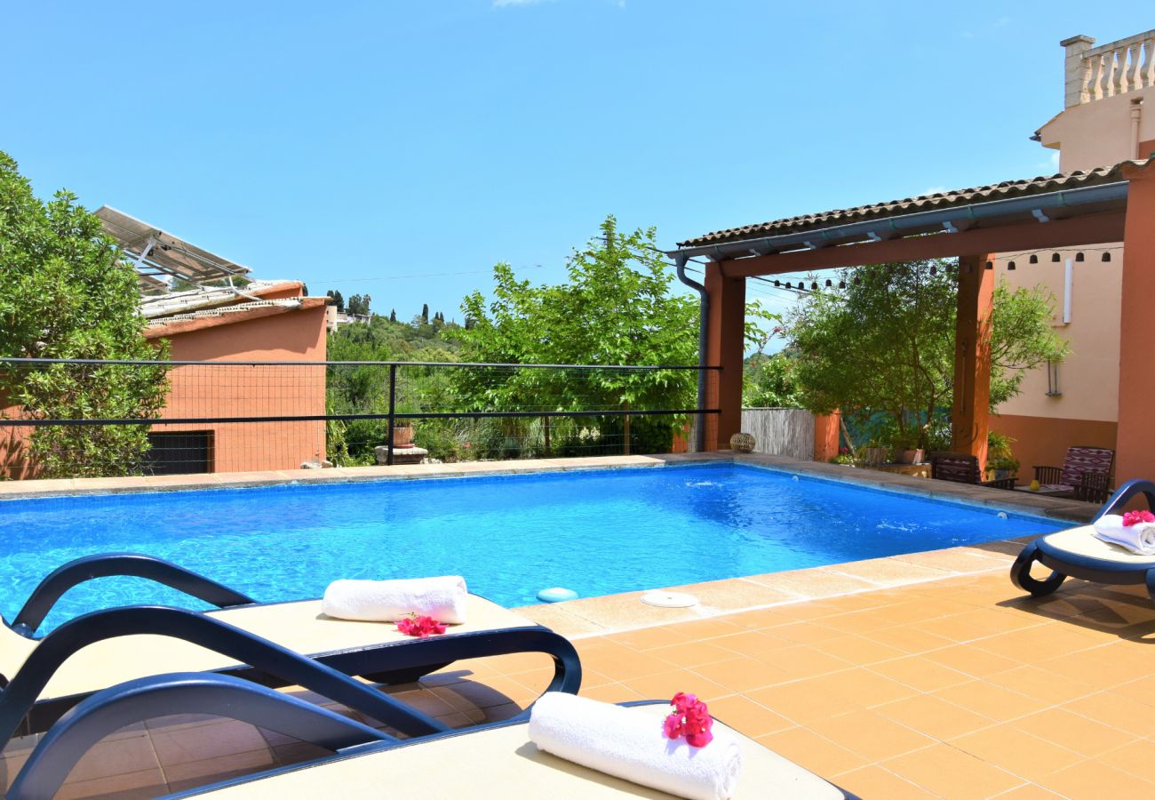 Finca in Buger - Finca Es Puig Madona mit Pool auf Mallorca