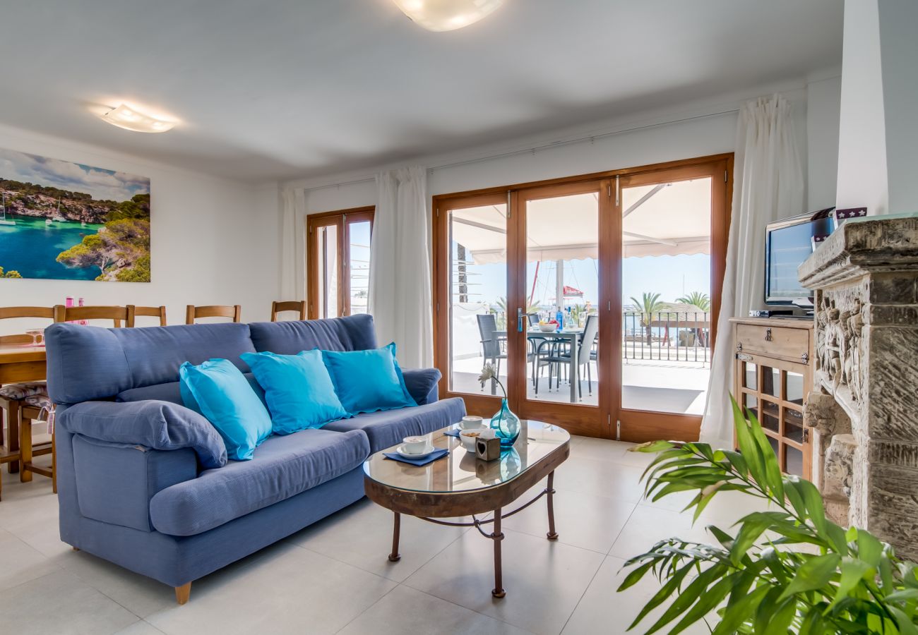Ferienwohnung in Puerto de Alcudia - Wohnung im Hafen von Alcudia Mary erste Linie und Strandnähe