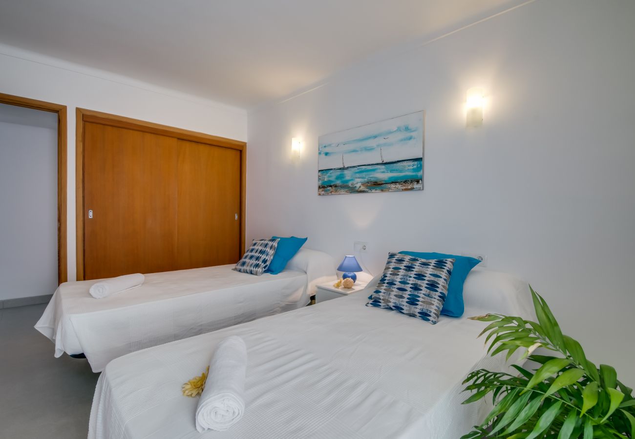 Ferienwohnung in Puerto de Alcudia - Wohnung im Hafen von Alcudia Mary erste Linie und Strandnähe