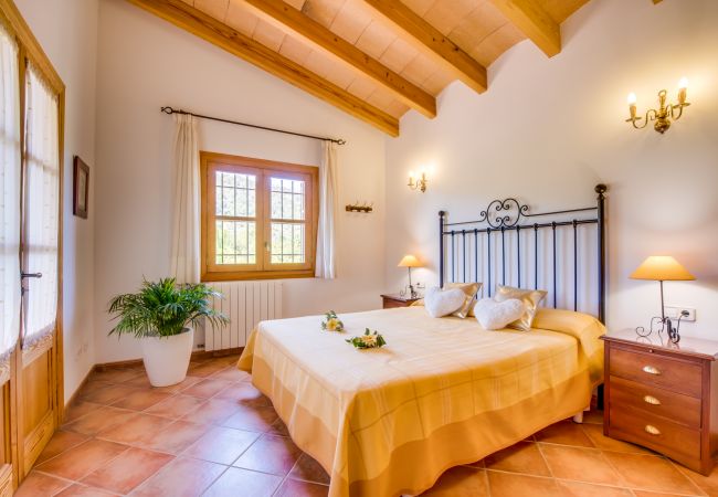 Finca in Selva - Ländliche Finca Cas Mestre mit Pool auf Mallorca Finca in Selva - Ländliche Finca Cas Mestre mit Pool auf Mallorca