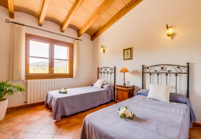 Finca in Selva - Ländliche Finca Cas Mestre mit Pool auf Mallorca Finca in Selva - Ländliche Finca Cas Mestre mit Pool auf Mallorca