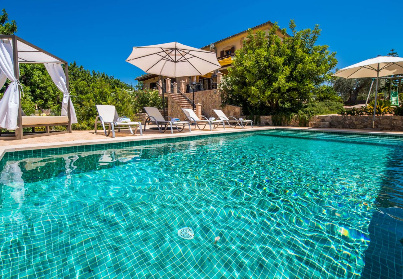 Ländliche Finca mit Grill und Bergblick auf Mallorca