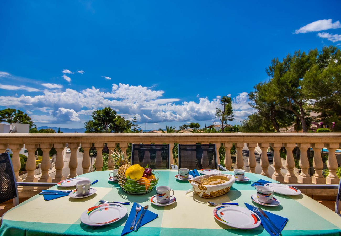 Ferien in Alcanada mit Pool in der Nähe des Hafens von Alcudia 