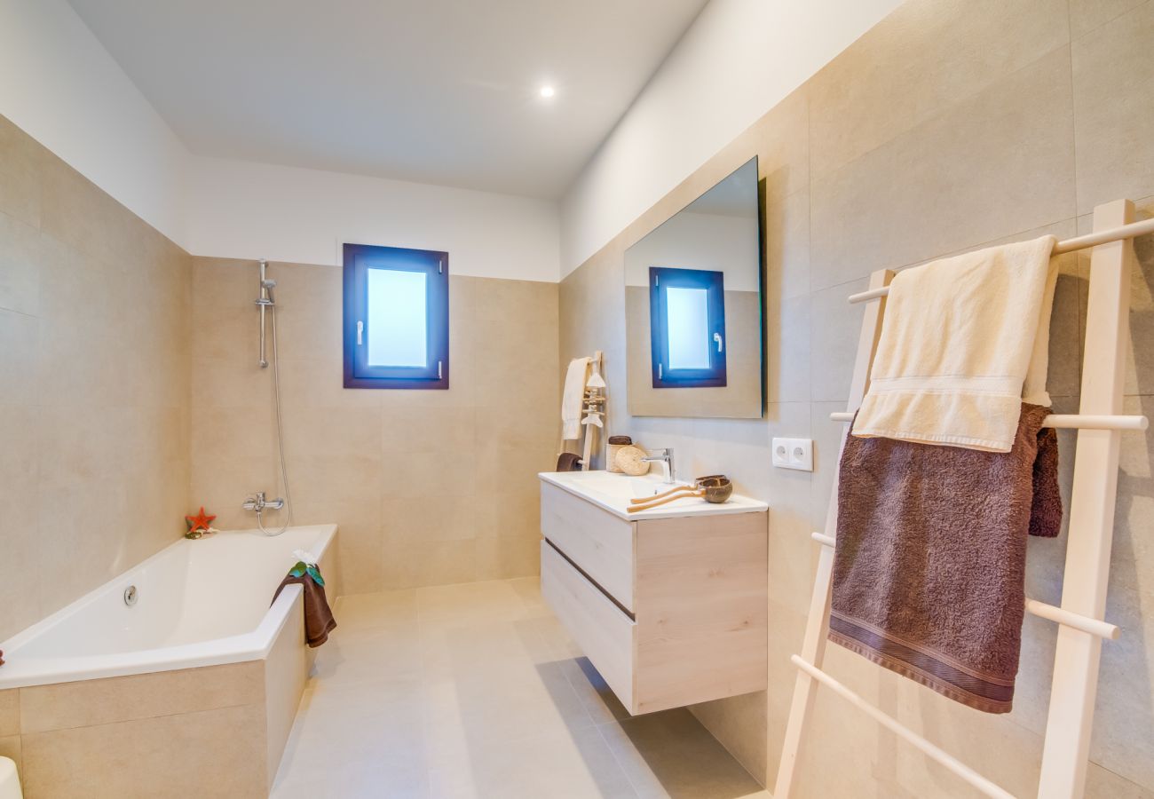 Finca in Ariany - Finca Sa Canova Ariany modern mit pool Mallorca