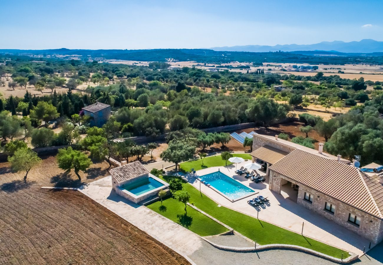 Urlaub auf Mallorca in ländlicher Finca mit Pool