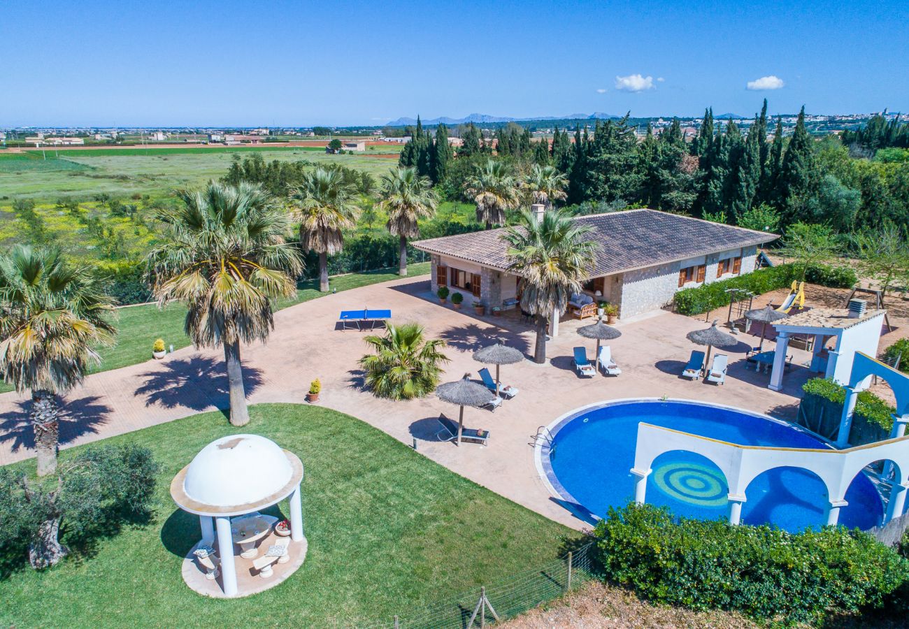 Ferienhaus mit Pool.