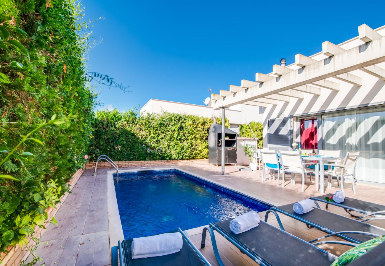 Ferienhaus in Alcudia - Haus mit Pool Villa Ariel strandnah in Alcudia