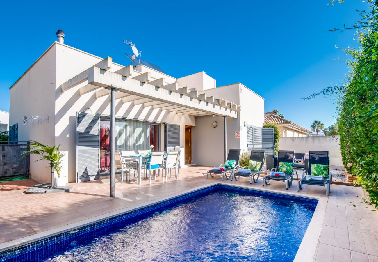 Ferienhaus in Alcudia - Haus mit Pool Villa Ariel strandnah in Alcudia