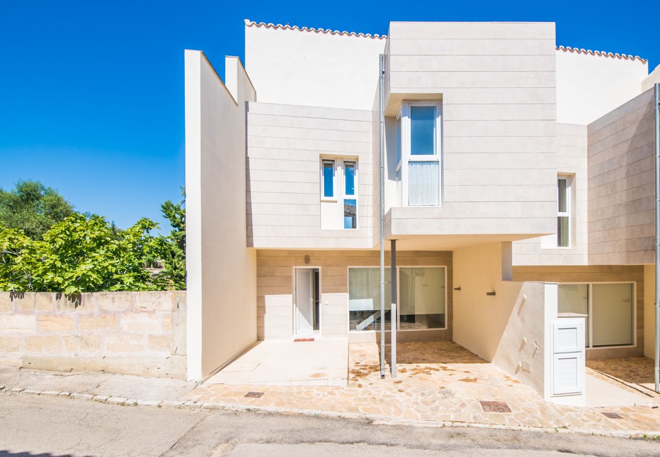 Ferienhaus in Maria de la salut - Modernes Haus mit Pool Son Puig auf Mallorca