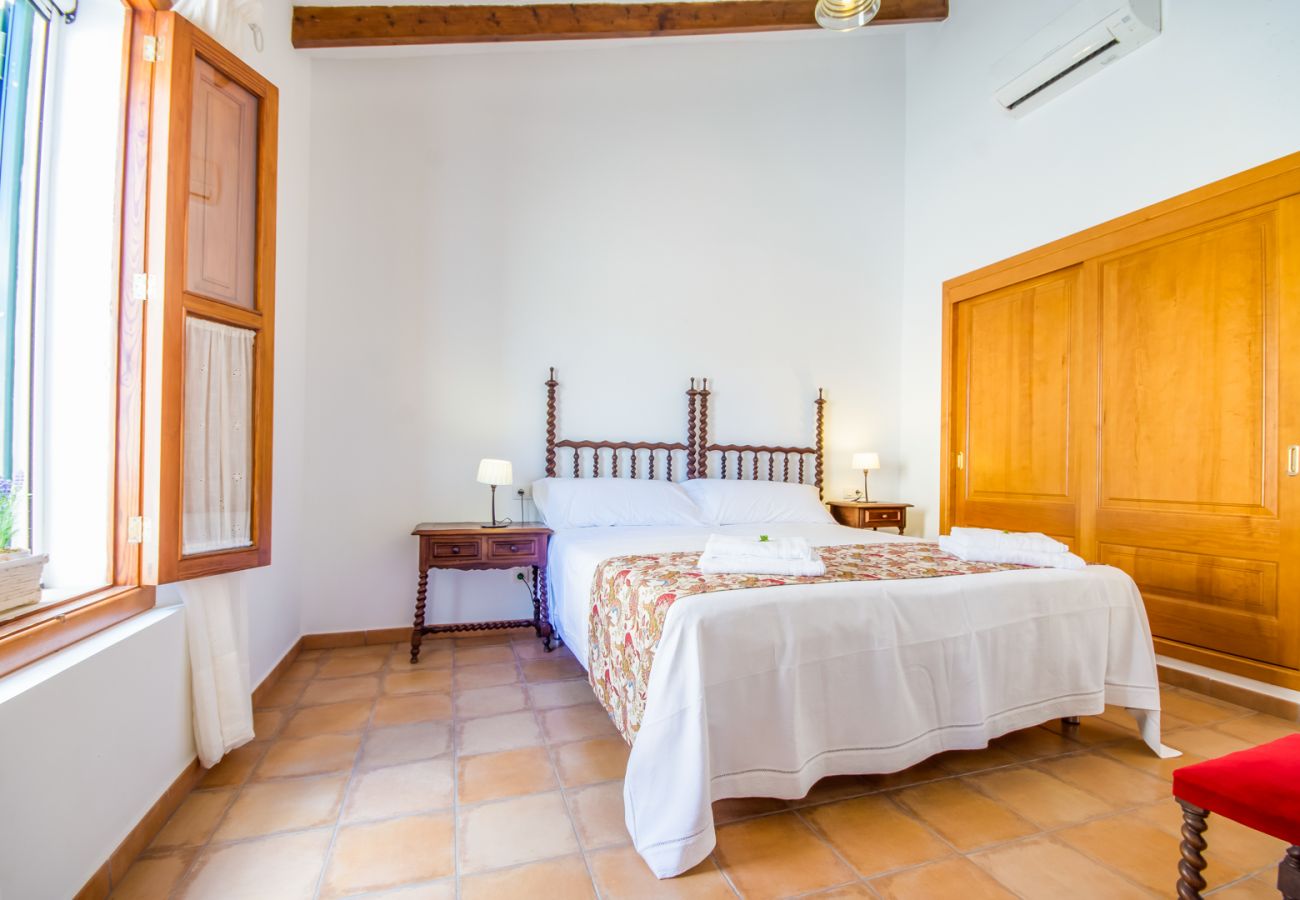 Ferienhaus in Ariany - Ferienhaus Solivera mit Pool auf Mallorca