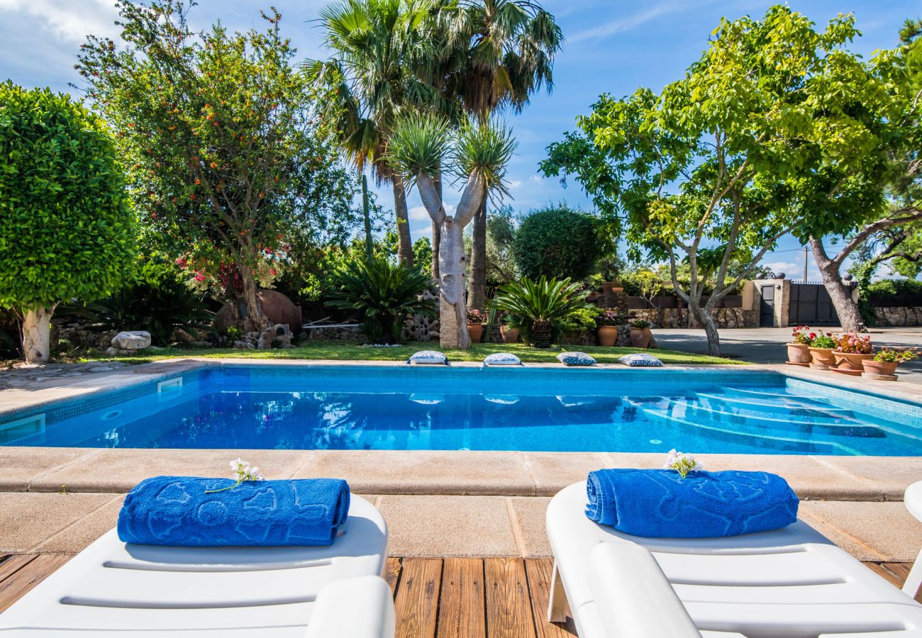 Finca in Inca - Landhaus im Zentrum von Mallorca Villa Erika mit Pool