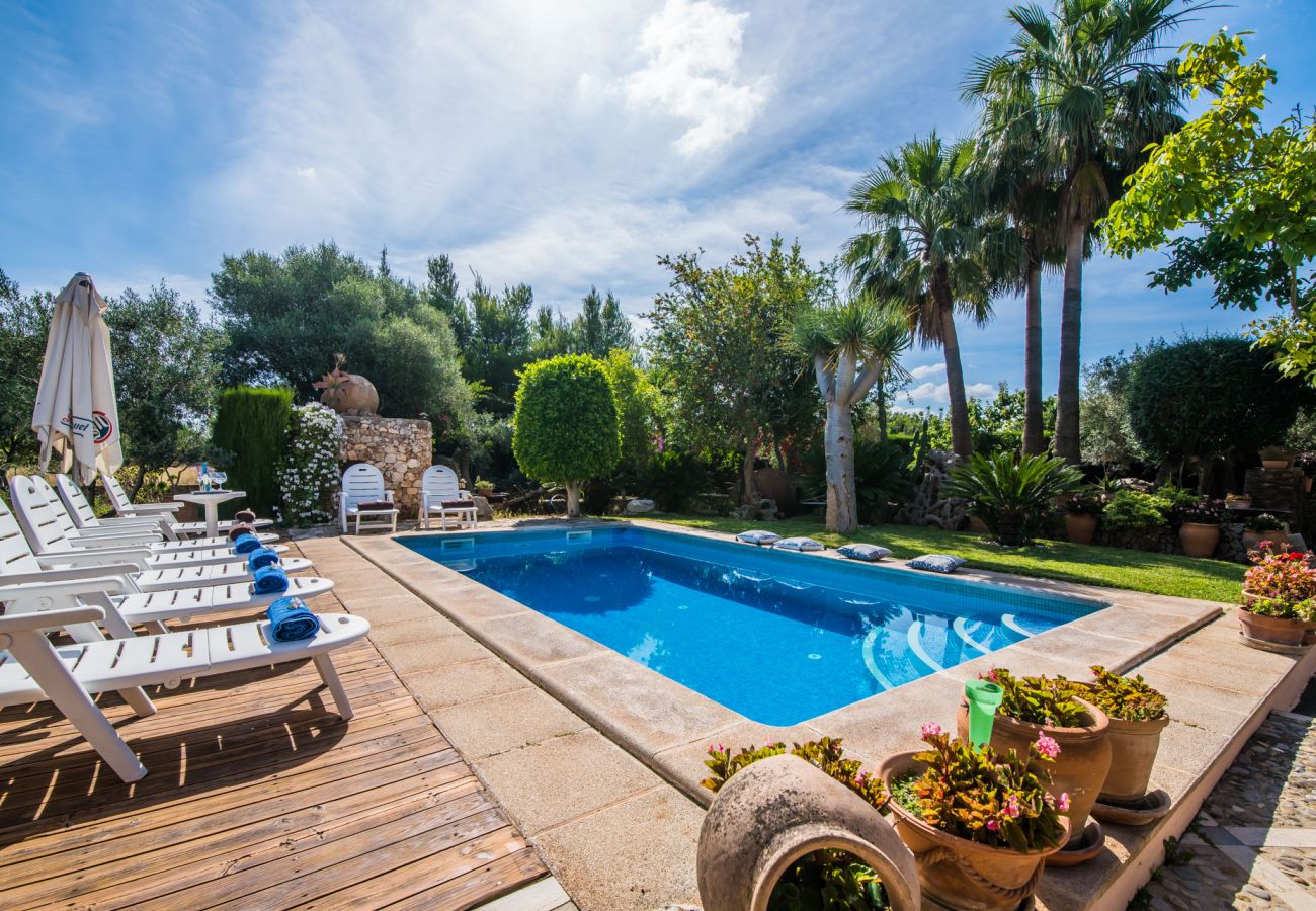 Finca in Inca - Landhaus im Zentrum von Mallorca Villa Erika mit Pool