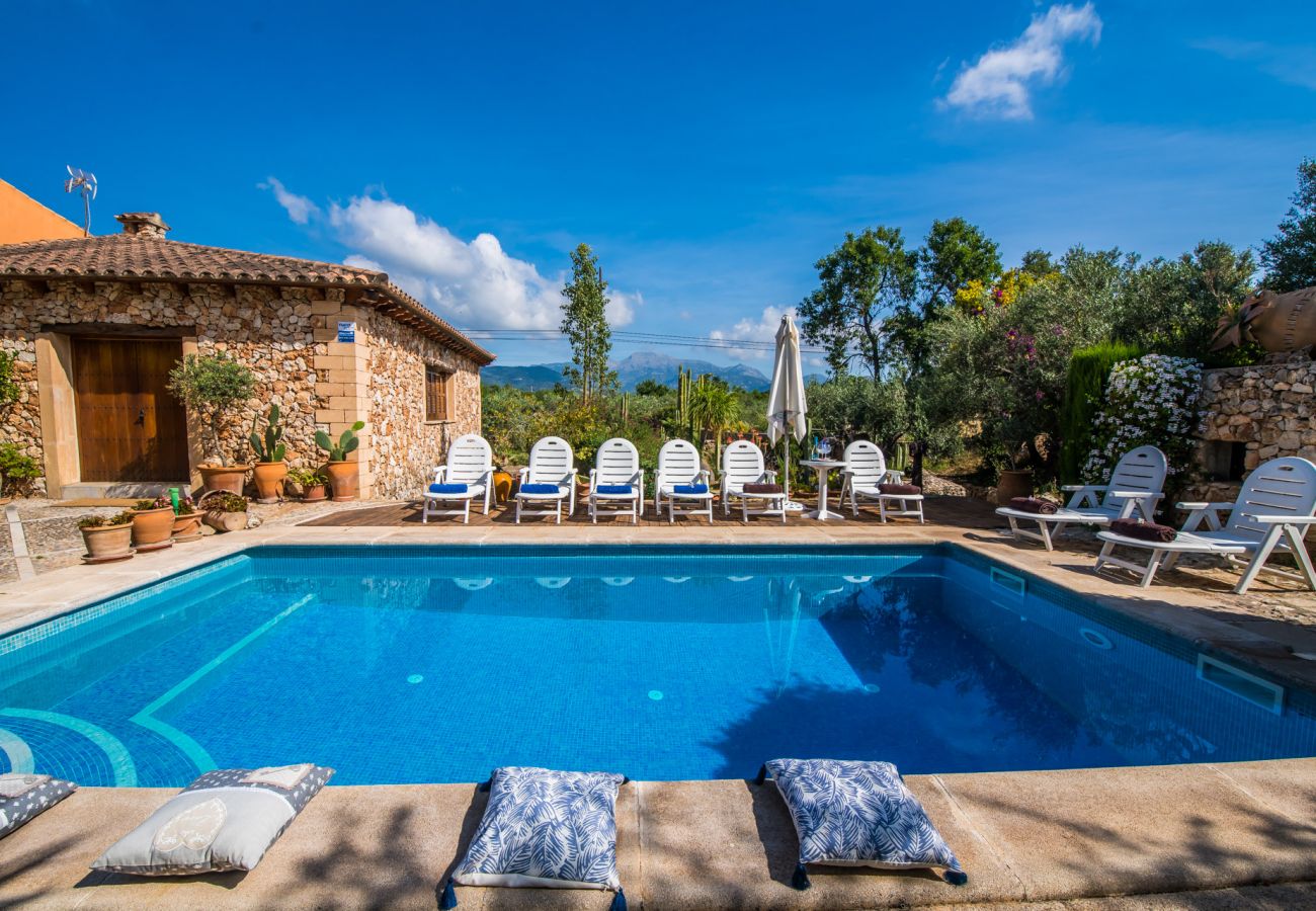 Finca in Inca - Landhaus im Zentrum von Mallorca Villa Erika mit Pool