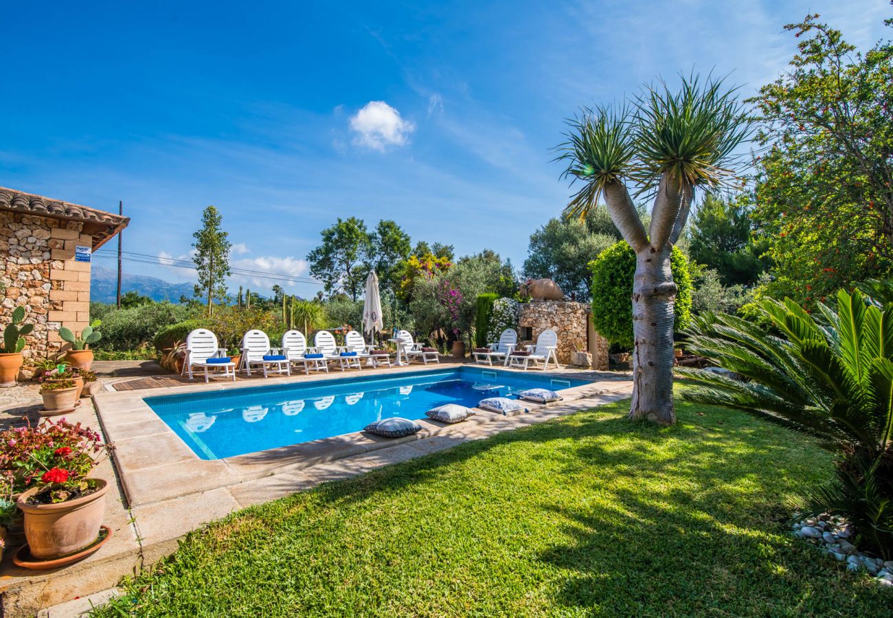 Finca in Inca - Landhaus im Zentrum von Mallorca Villa Erika mit Pool