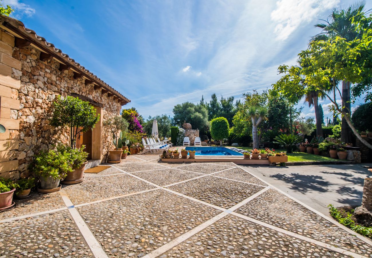 Finca in Inca - Landhaus im Zentrum von Mallorca Villa Erika mit Pool