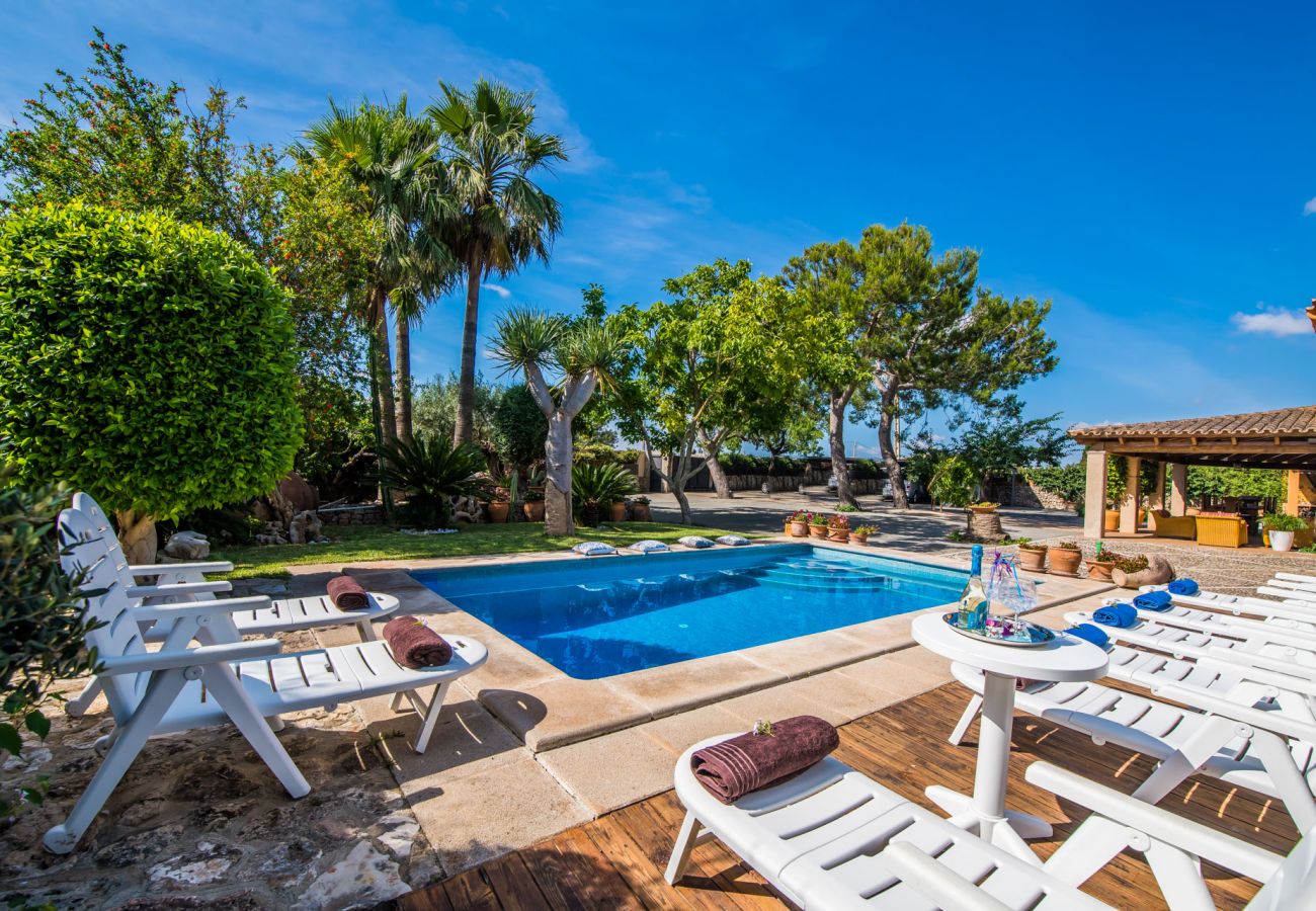 Finca in Inca - Landhaus im Zentrum von Mallorca Villa Erika mit Pool