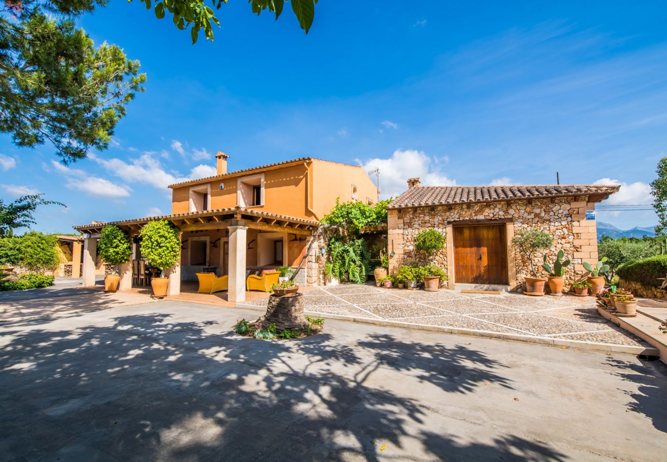 Finca in Inca - Landhaus im Zentrum von Mallorca Villa Erika mit Pool