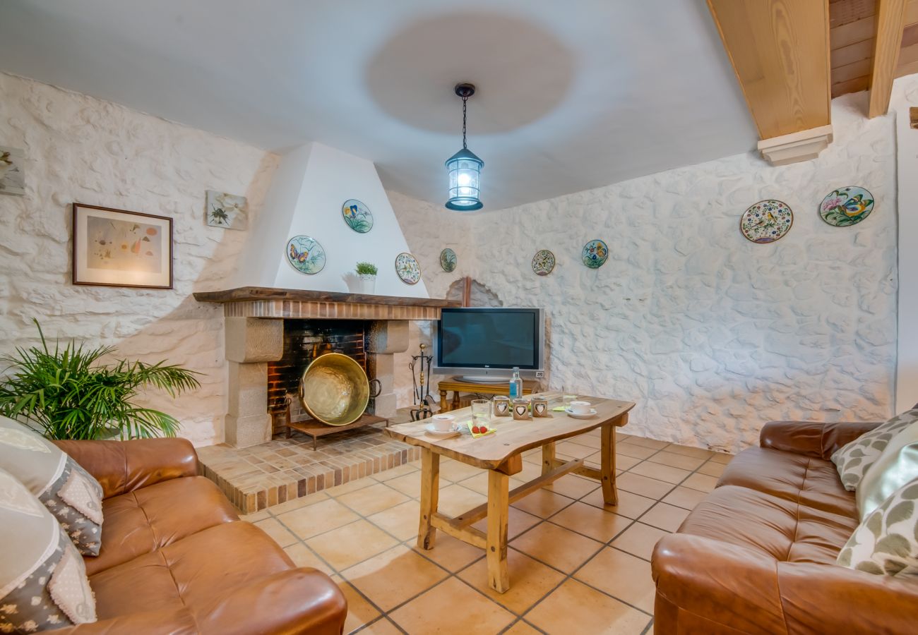 Finca in Inca - Landhaus im Zentrum von Mallorca Villa Erika mit Pool
