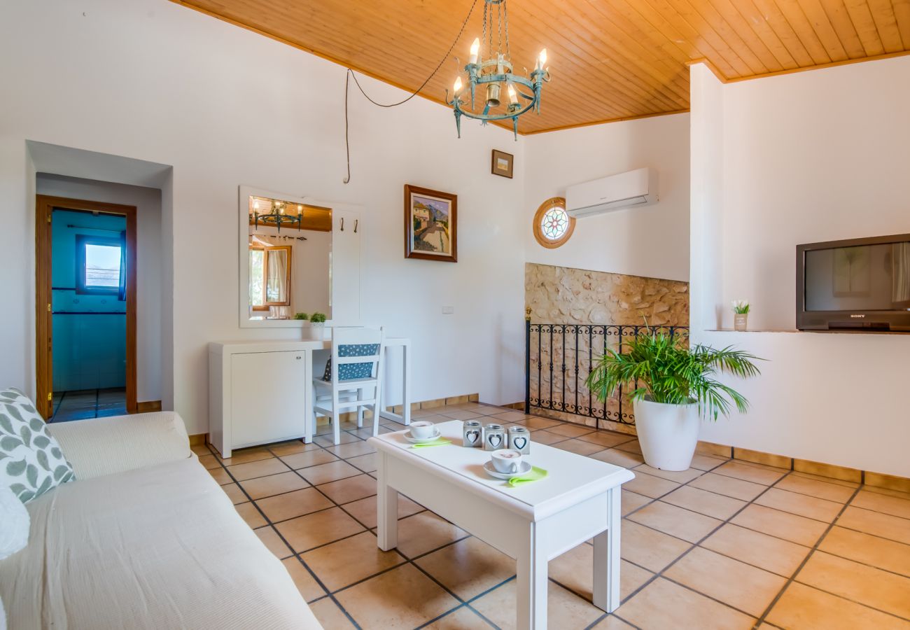 Finca in Inca - Landhaus im Zentrum von Mallorca Villa Erika mit Pool