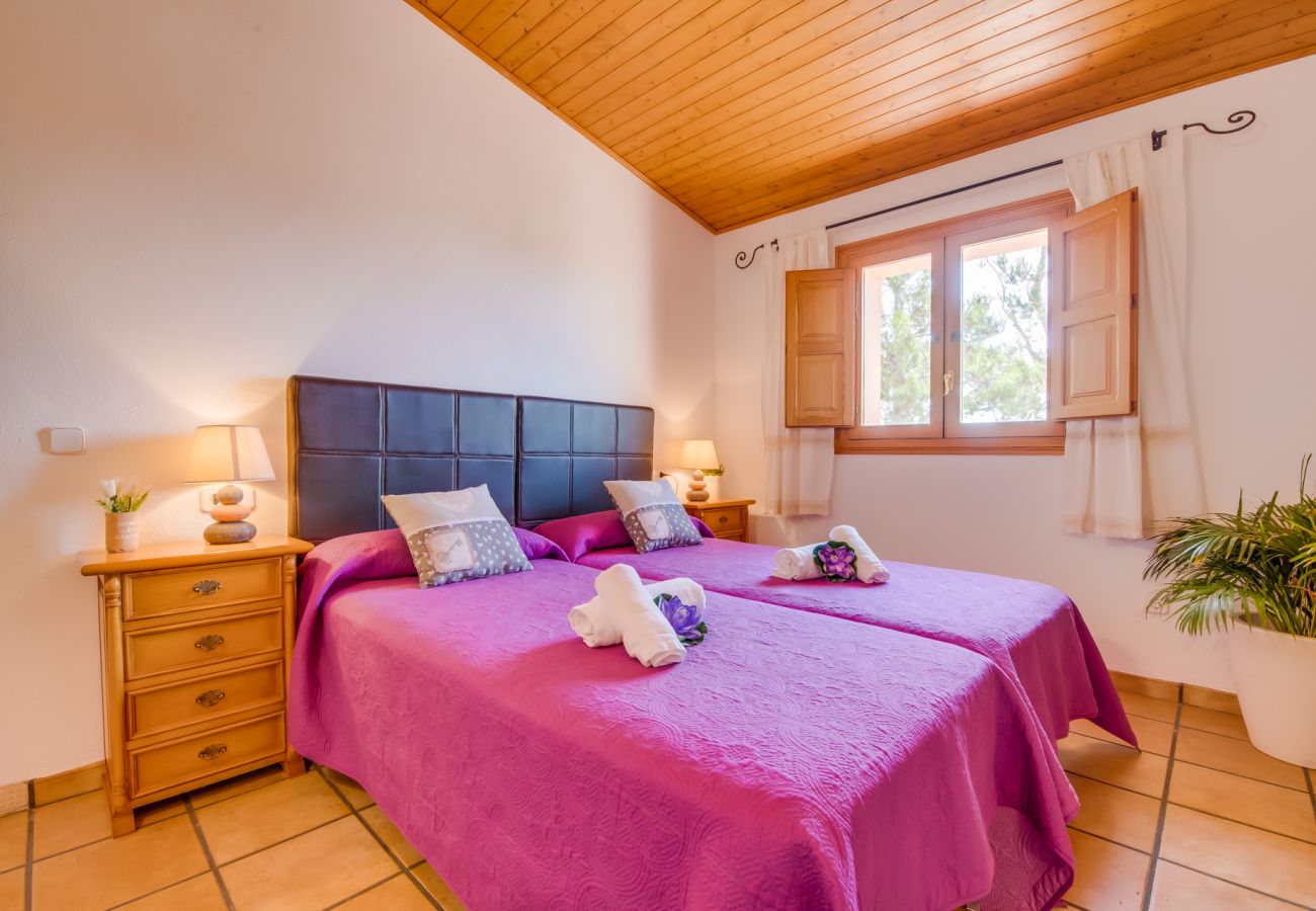 Finca in Inca - Landhaus im Zentrum von Mallorca Villa Erika mit Pool