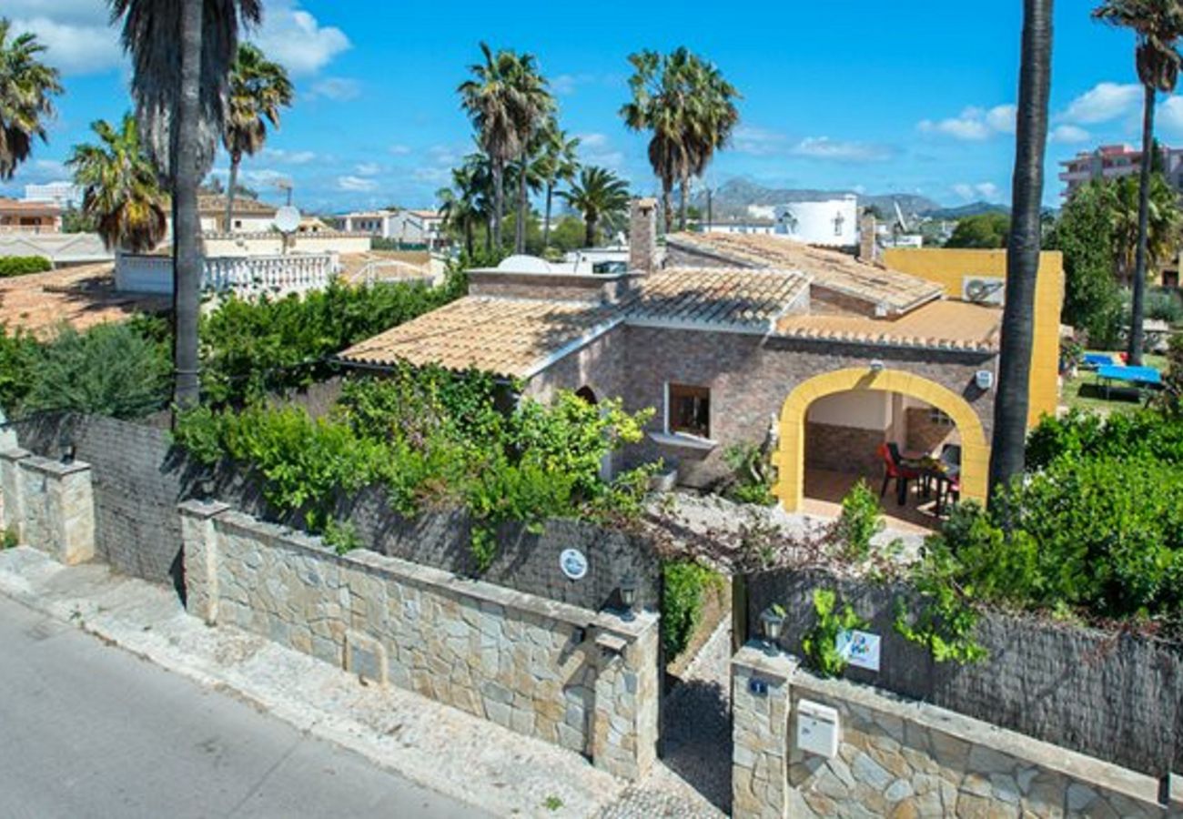 Villa mit Privatem Pool in der Nähe des Strandes