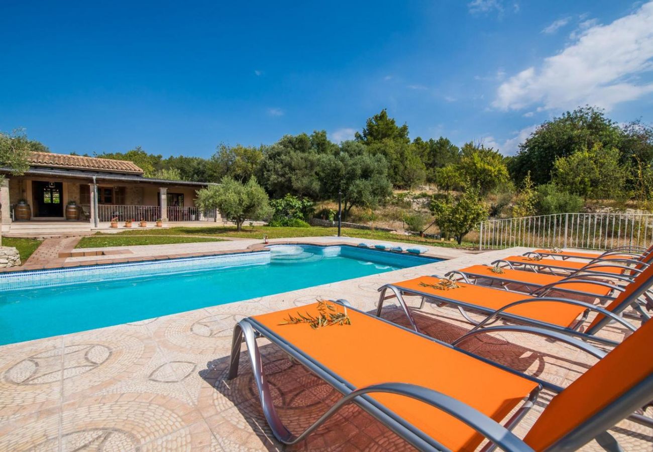 Finca in Selva - Landhaus in Mallorca Ses Comes mit Pool