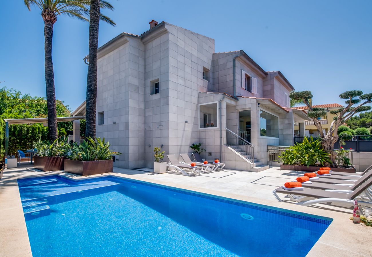 Luxuriöses Haus mit privatem Pool in Alcudia