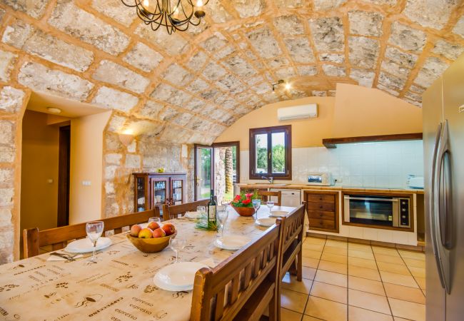 Finca in Selva - Finca Sa Mina für 12 mit Pool auf Mallorca Finca in Selva - Finca Sa Mina für 12 mit Pool auf Mallorca