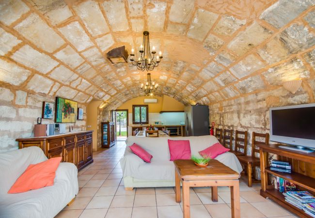 Finca in Selva - Finca Sa Mina für 12 mit Pool auf Mallorca Finca in Selva - Finca Sa Mina für 12 mit Pool auf Mallorca