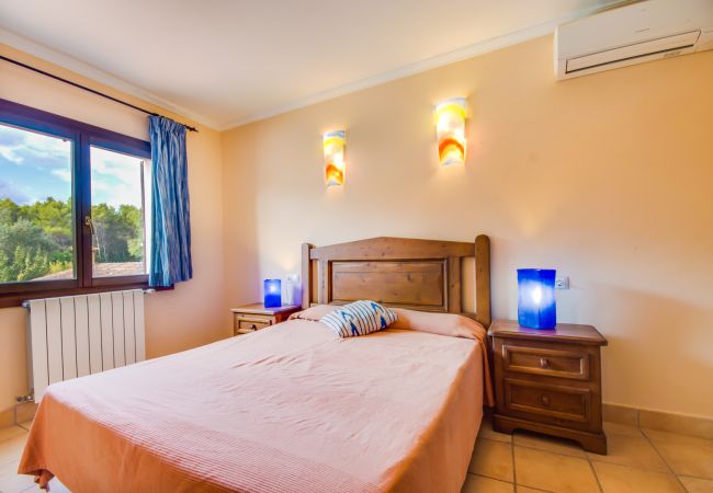 Finca in Selva - Finca Sa Mina für 12 mit Pool auf Mallorca Finca in Selva - Finca Sa Mina für 12 mit Pool auf Mallorca