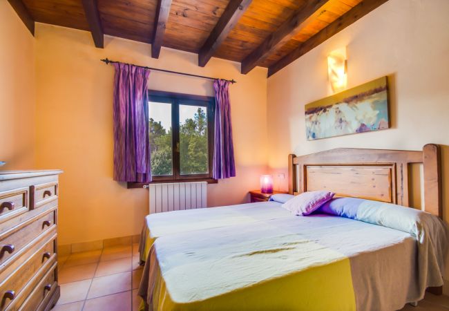 Finca in Selva - Finca Sa Mina für 12 mit Pool auf Mallorca Finca in Selva - Finca Sa Mina für 12 mit Pool auf Mallorca